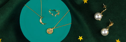 A selection of jewellery