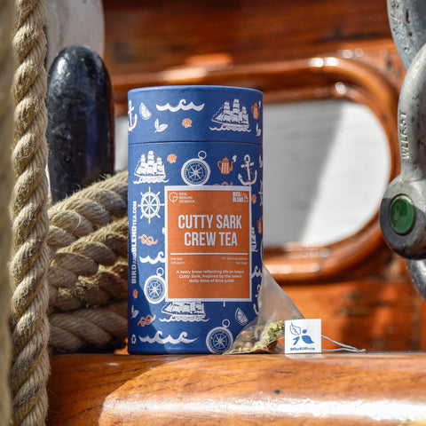 Cutty Sark Crew Tea packaging next to nautical ropes.