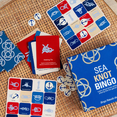 Packaging and contents of the Sea Knot Bingo game.